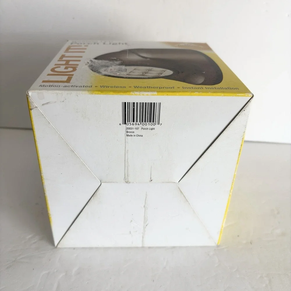 LIGHT IT! Outdoor Light Wireless Motion Activated LED #20031-101 New Bronze